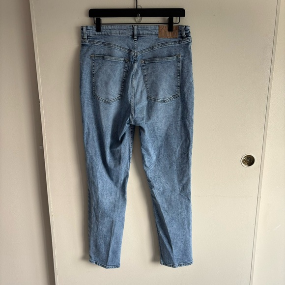 H&M Mom Jeans High Rise - Picture 4 of 5
